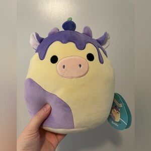 Squishmallow - Benito the Blueberry Cheesecake Cow